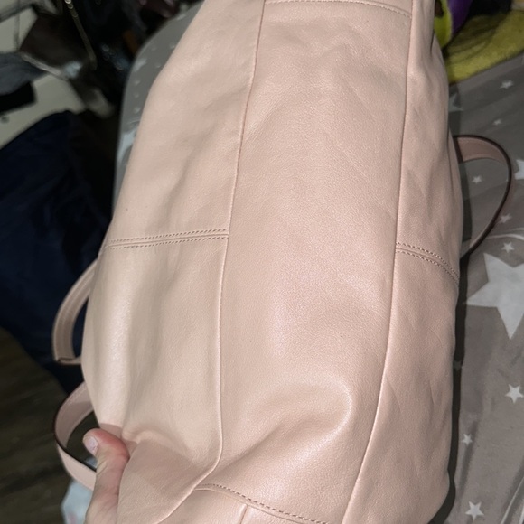 Coach Ashley metallic pink shoulder bag with silver accents removable strap - Picture 3 of 16